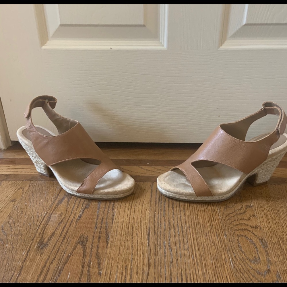 Aerosoles Super Cute Sandals size 8.5💕